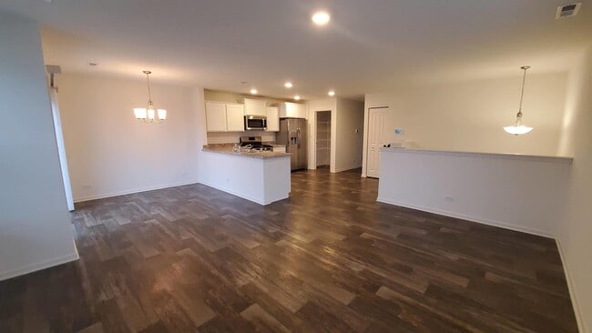 Building Photo - 192 Goldenrod Dr