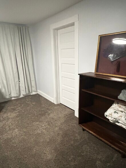 Building Photo - 89 2nd St