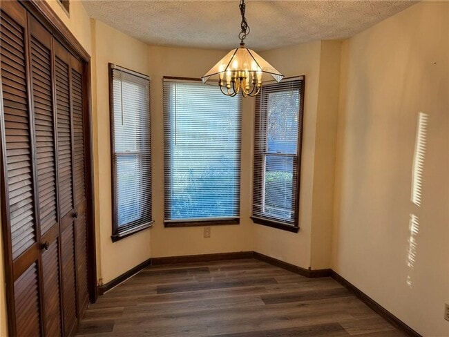 Building Photo - 1105 Booth Ct SW