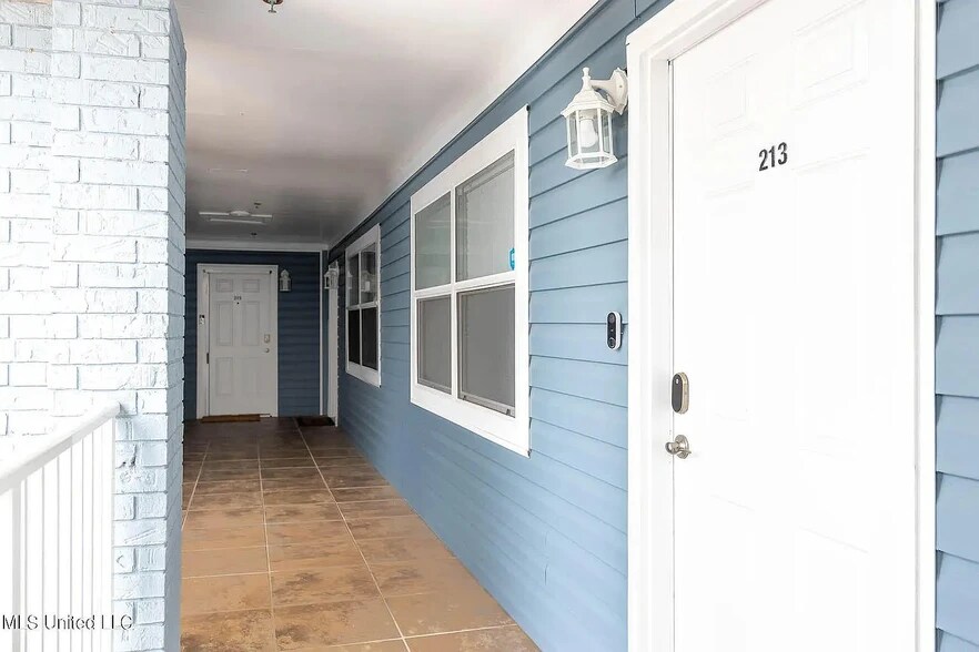 Building Photo - 1282 Beach Blvd