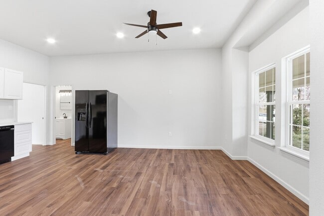 Building Photo - 69 N Tucker St