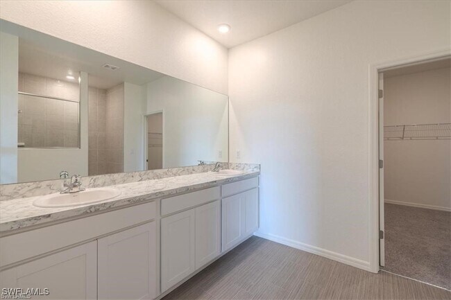 Building Photo - 4208 NE 15th Pl