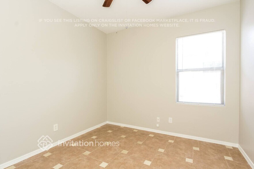 Building Photo - 3413 S 122nd Ln