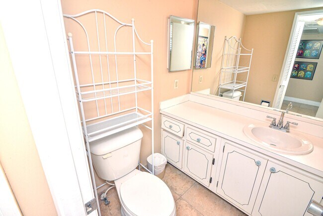 Building Photo - 2661 S Course Dr