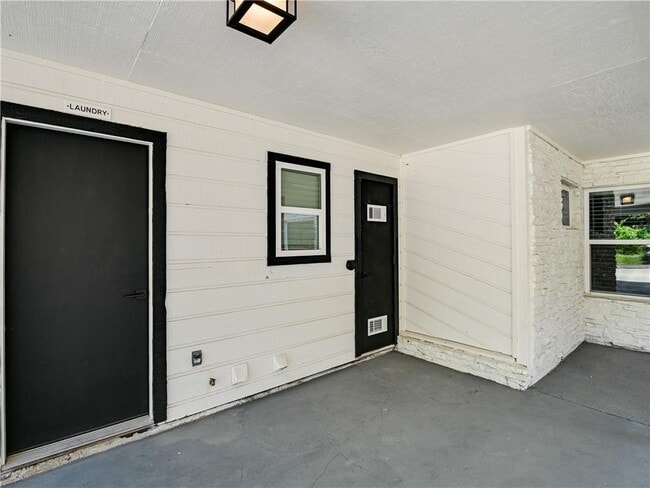 Building Photo - 1509 Oak Heights Dr