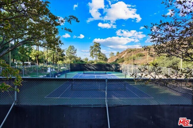 Building Photo - 24124 Mentry Dr