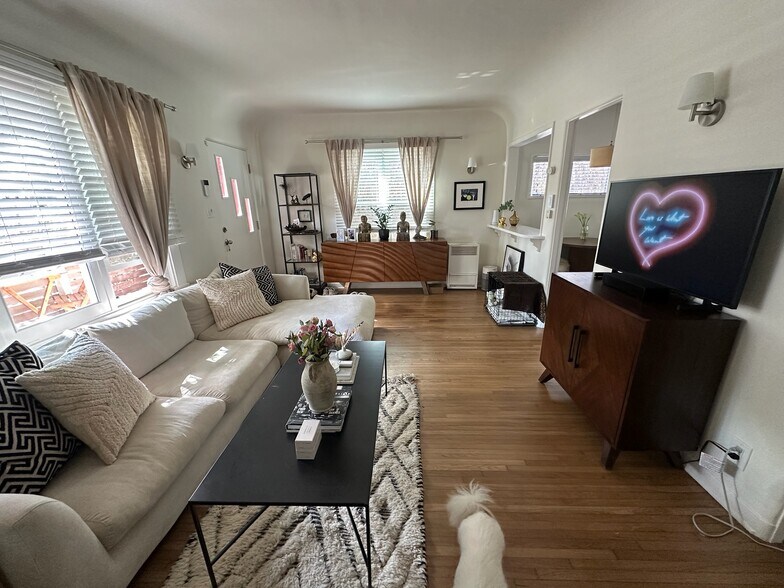 Building Photo - 617 Woodlawn Ave