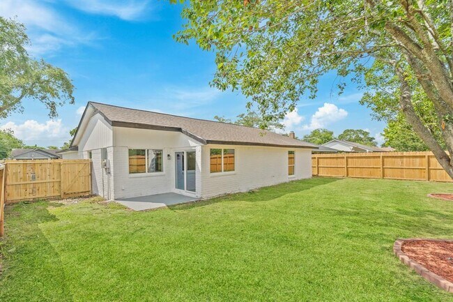 Building Photo - 11819 Ryewater Dr