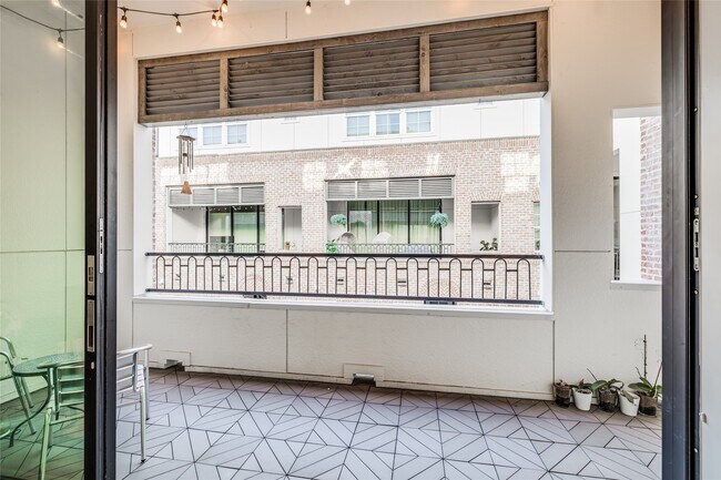 Building Photo - 6056 Kansas St