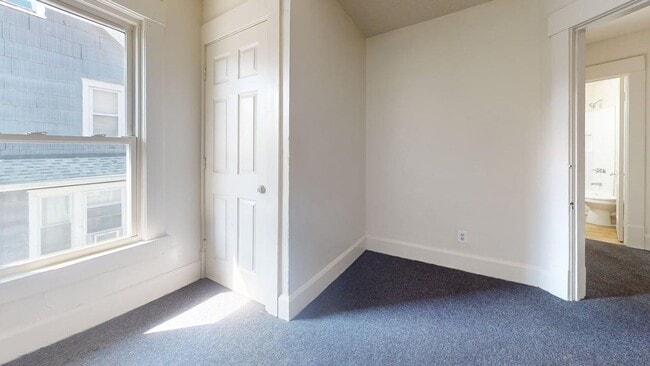 Building Photo - 1223 Troy Pl NW