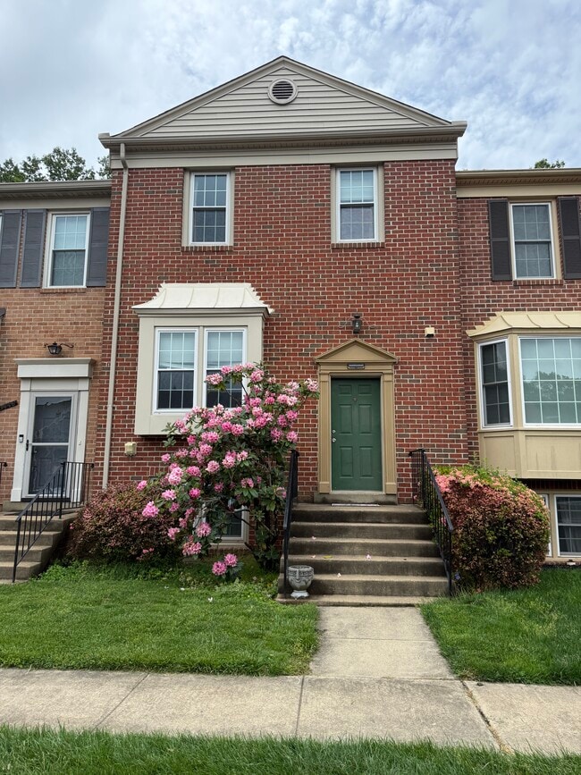 Primary Photo - 10444 Malone Ct