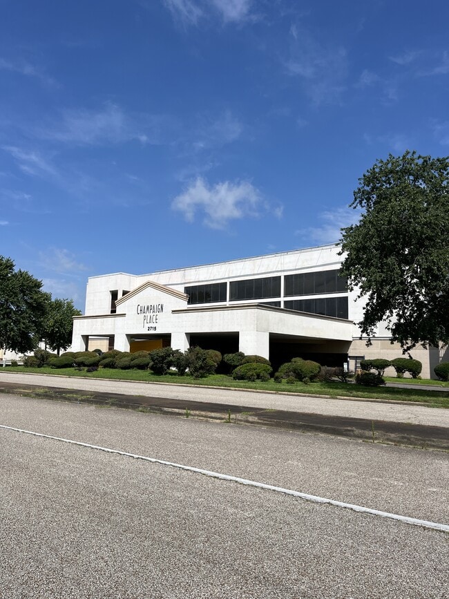 Building Photo - 2705-2715 Cherry Rd