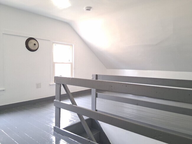 Building Photo - 213 Cohansey St