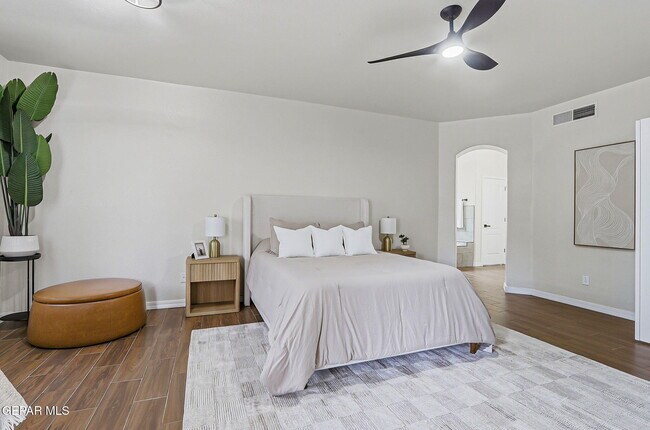 Building Photo - 3121 Tierra Paola Ln