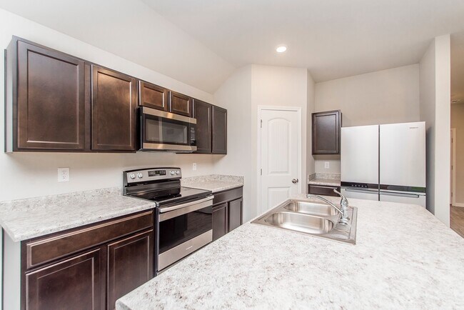 Building Photo - 18350 Fox Hollow Loop