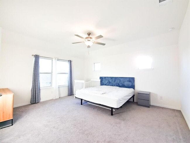 Building Photo - 627 Pheasant Hill Ln