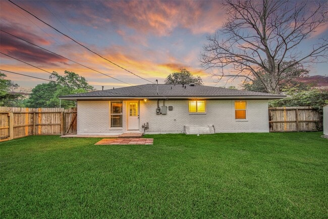 Building Photo - 4421 Lido Ln