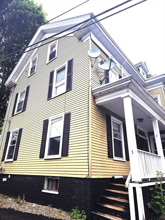Building Photo - 5 Winthrop St