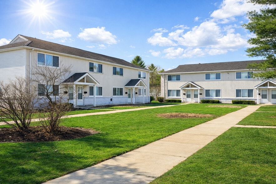 Building Photo - Carlisle Crest