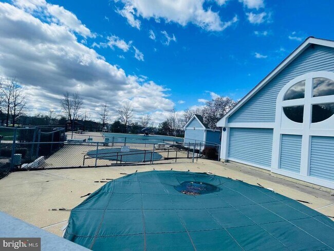 Building Photo - 8069 Stonewall Brigade Ct