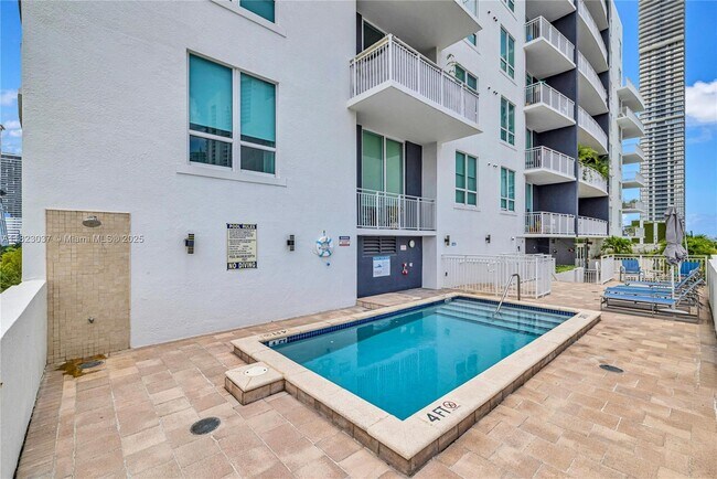 Building Photo - 2275 Biscayne Blvd Blvd