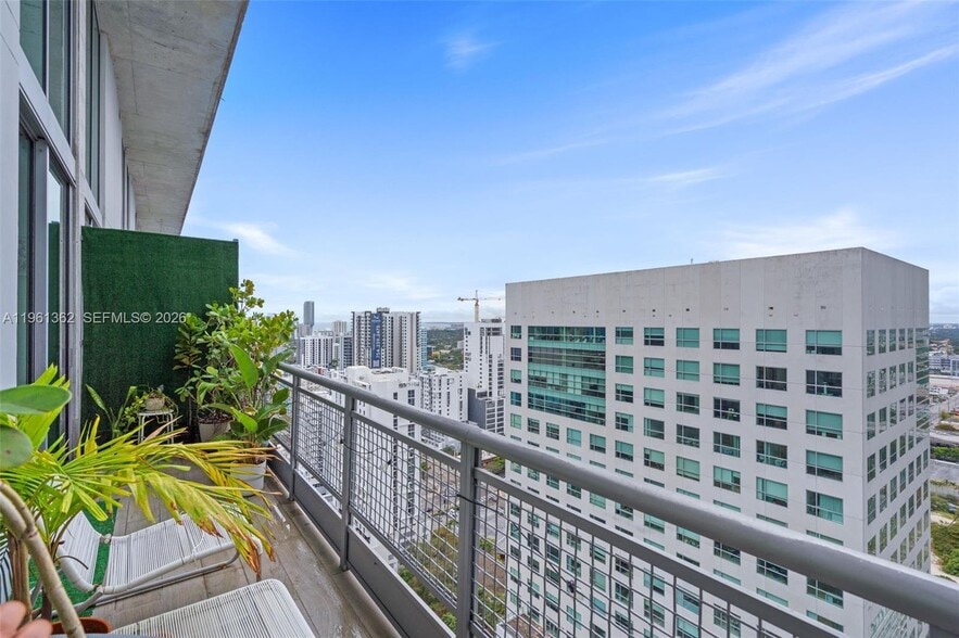 Building Photo - 690 SW 1st Ct