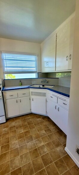 Building Photo - 4313 Mentone St