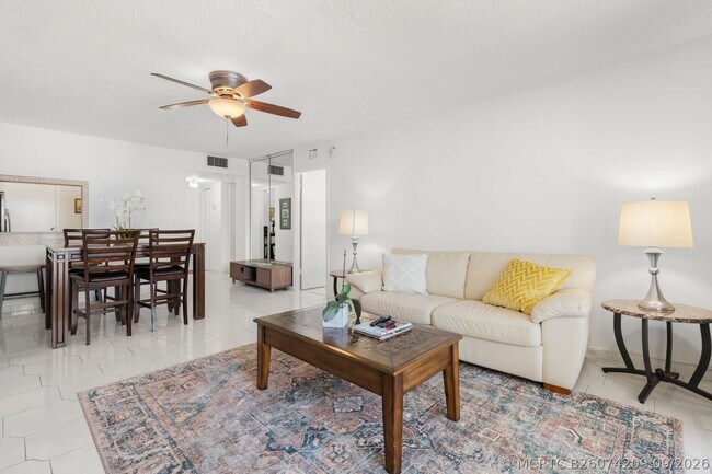 Building Photo - 1825 S Ocean Dr