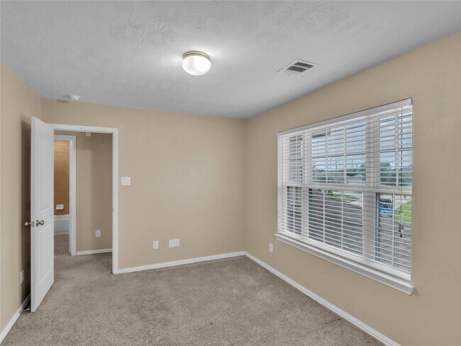 Building Photo - 1418 Banbury Ct