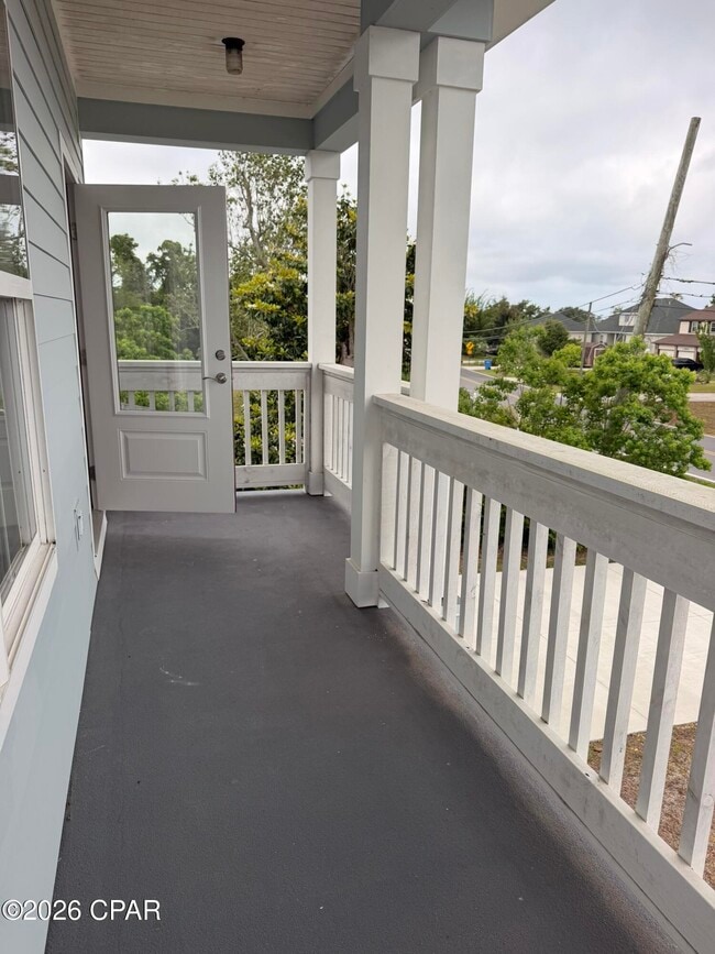 Building Photo - 913 Plantation Dr