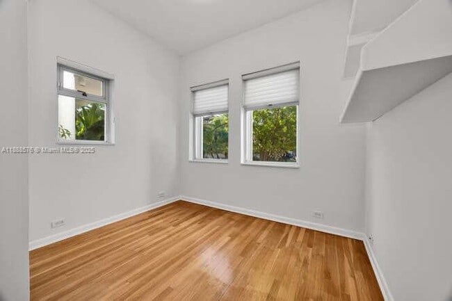 Building Photo - 621 N Mashta Dr