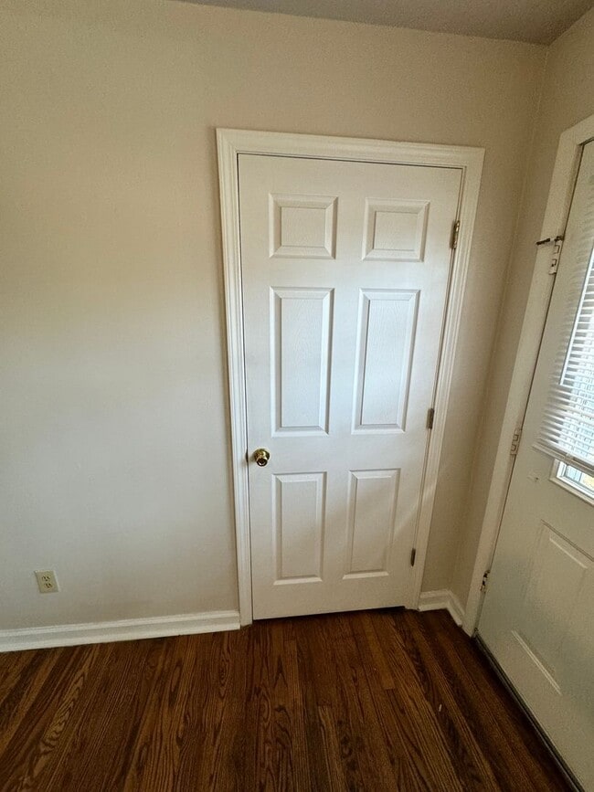 Building Photo - 6218 Dart Dr