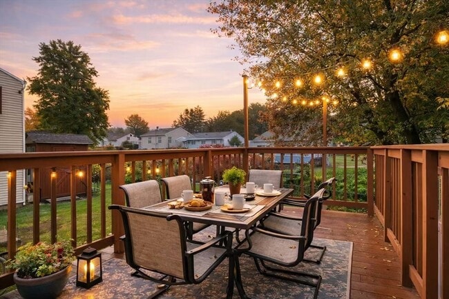 Building Photo - 198 Cohasset St