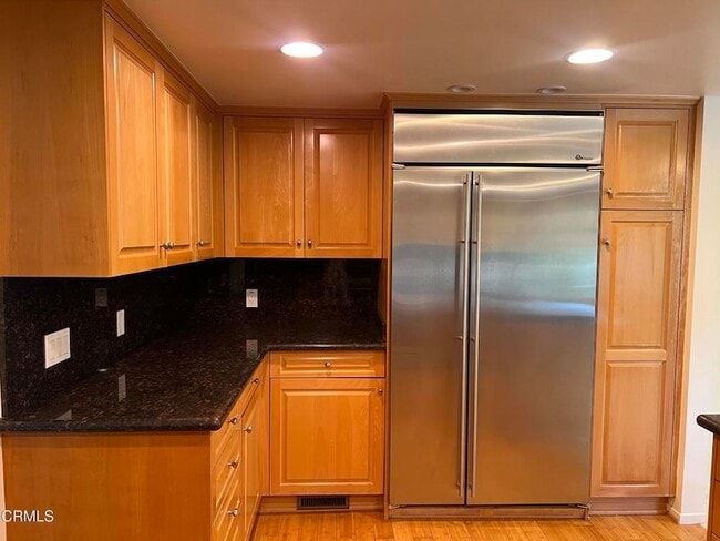 Building Photo - 5414 Palm Dr