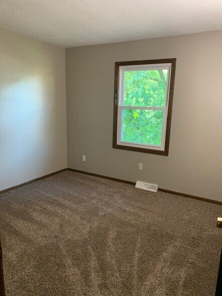 Building Photo - 5691 Roseworth Ct SE
