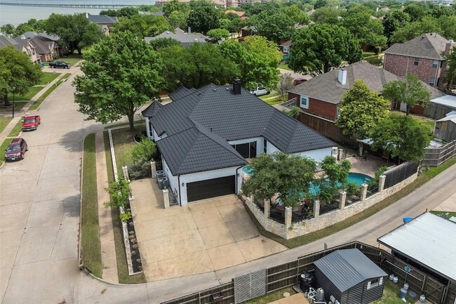 Building Photo - 7517 Waterwood Dr