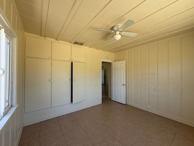 Building Photo - 400 W Fredricks St