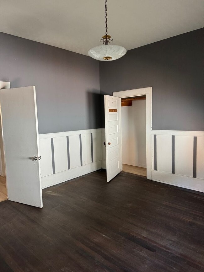 Building Photo - 3 bd 1 ba dowtown town Gadsden