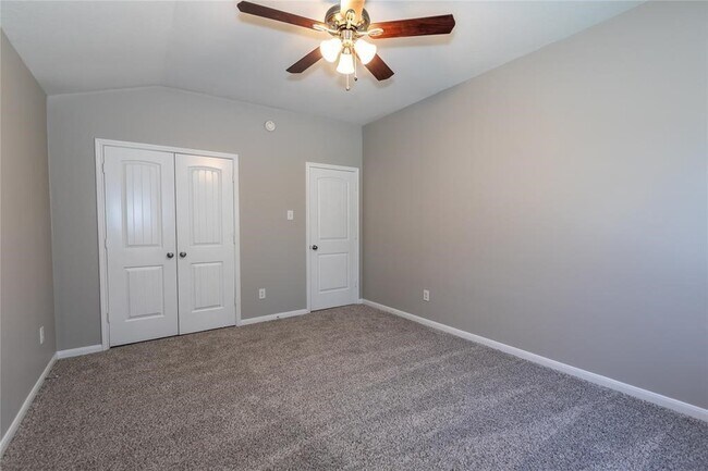 Building Photo - 8315 Sycamore Ln