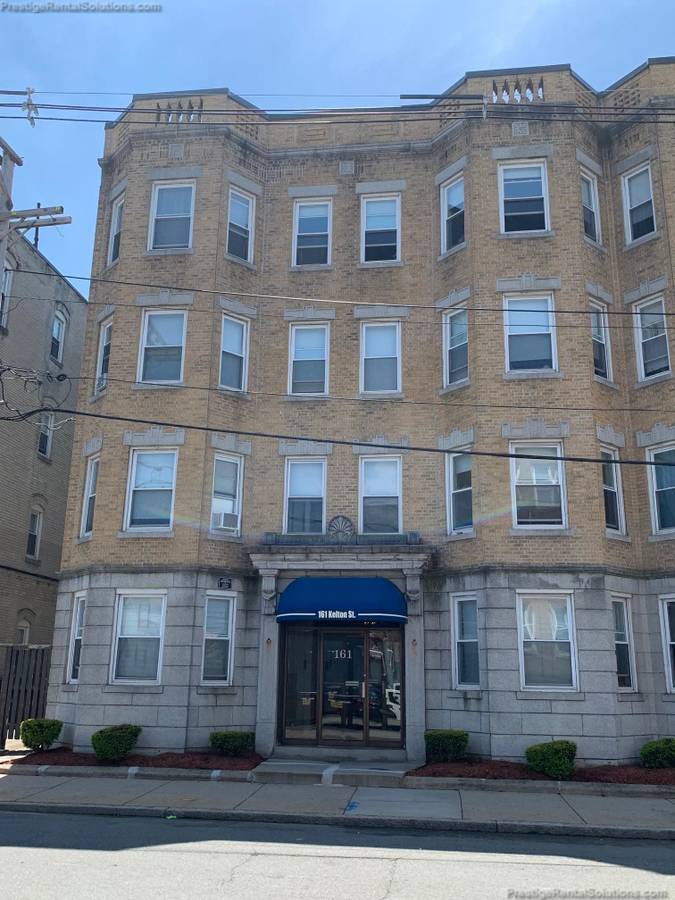 Building Photo - 233 Kelton St