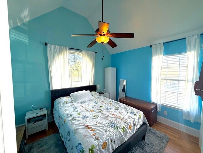 Building Photo - 22 Valley Creek Dr SW