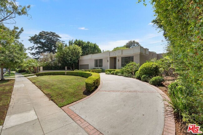 Building Photo - 519 N Rexford Dr