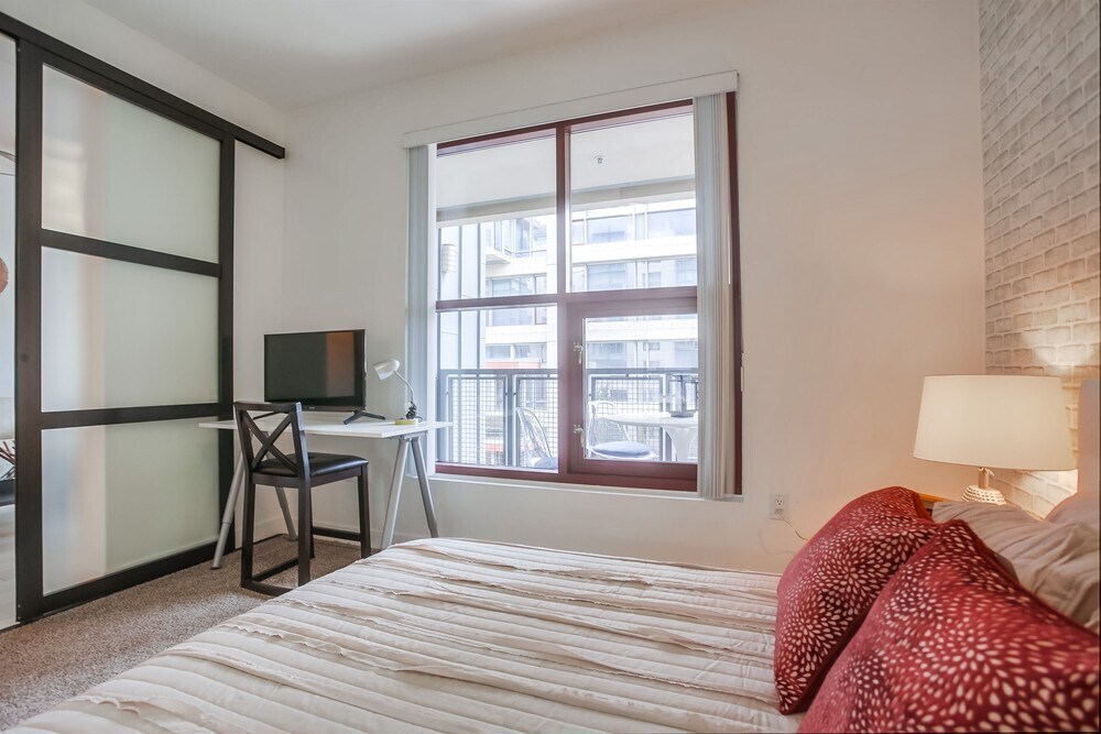 Building Photo - 1150 J St