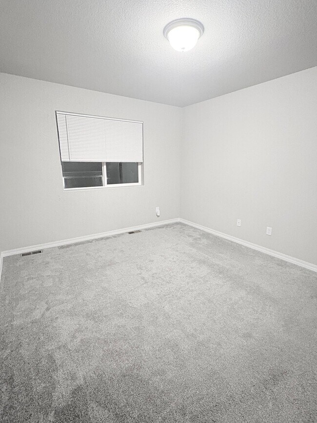 Building Photo - 4159 Samaritan Lp