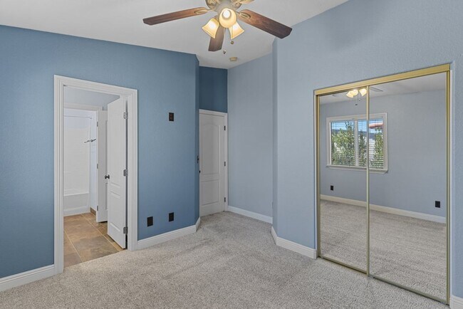 Building Photo - Spacious Single Story, 4 Bedroom "Henderso...
