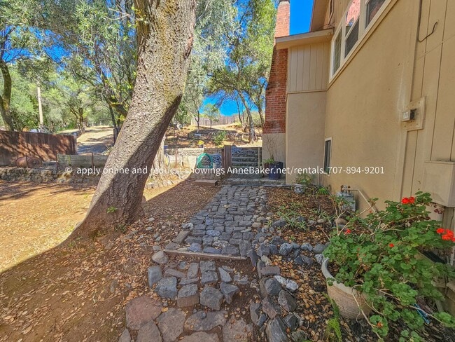 Building Photo - Exquisite Home among the Oak Trees