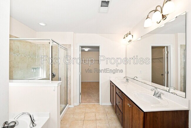 Building Photo - 117 E Warfield Dr