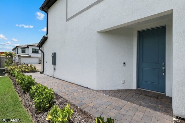 Building Photo - 27907 Radiant Ct