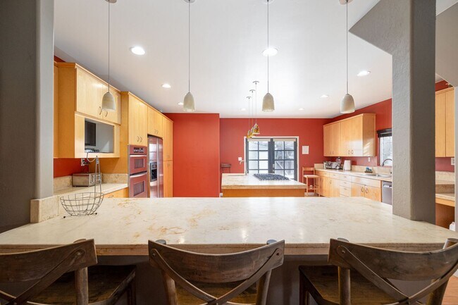 Building Photo - Rarely available 3 bedroom single family home in Sunset Cliffs!