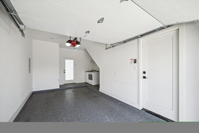 Building Photo - 1015 E 27th St